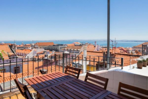 Amazing Rooftop Terrace With River And Historic City View 4 Bedrooms 4 bathrooms AC 19th Century Building Chiado